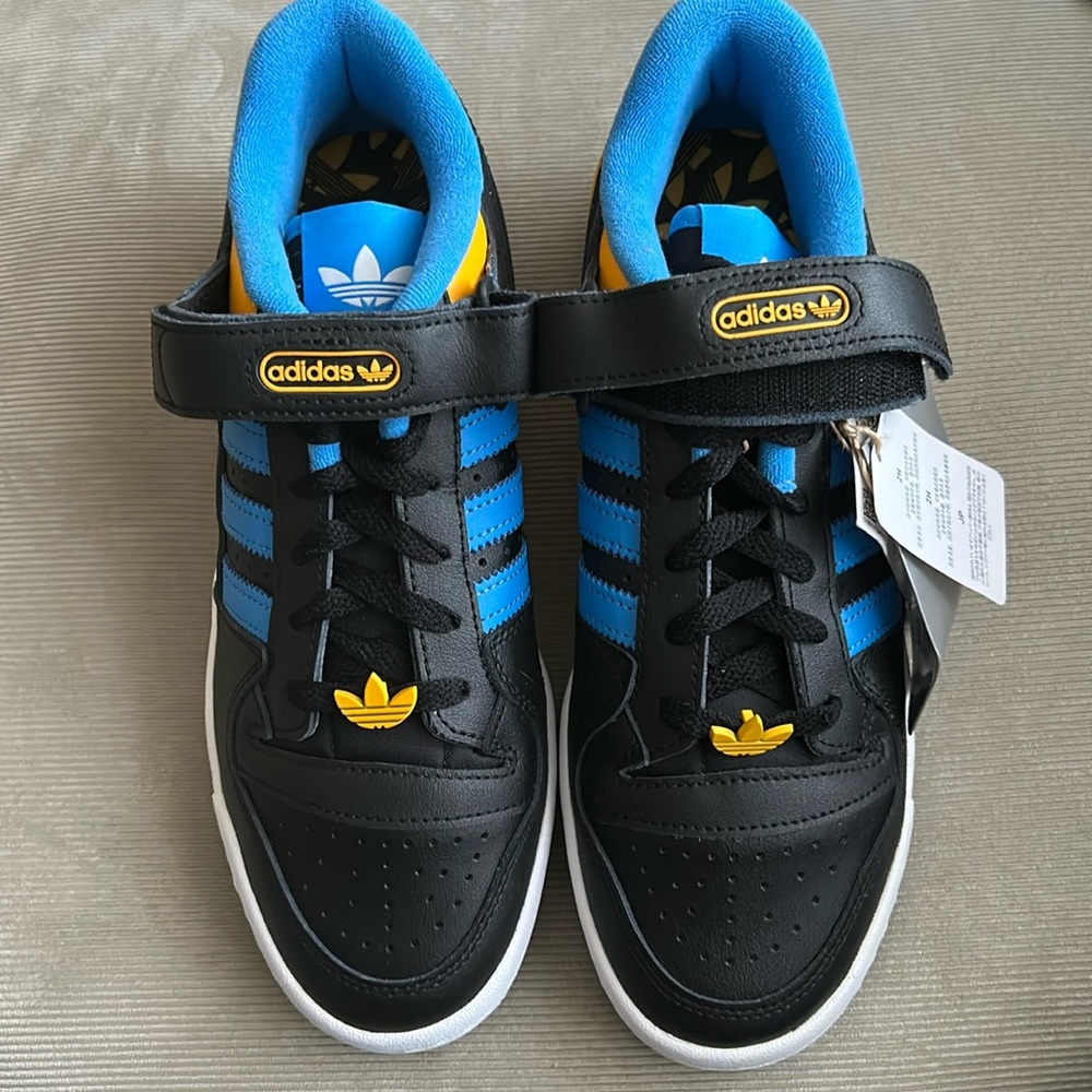 NEW-Adidas Forum Low Mens Shoes Black-Pulse Blue-Collegiate Gold FZ5890 size 8.5